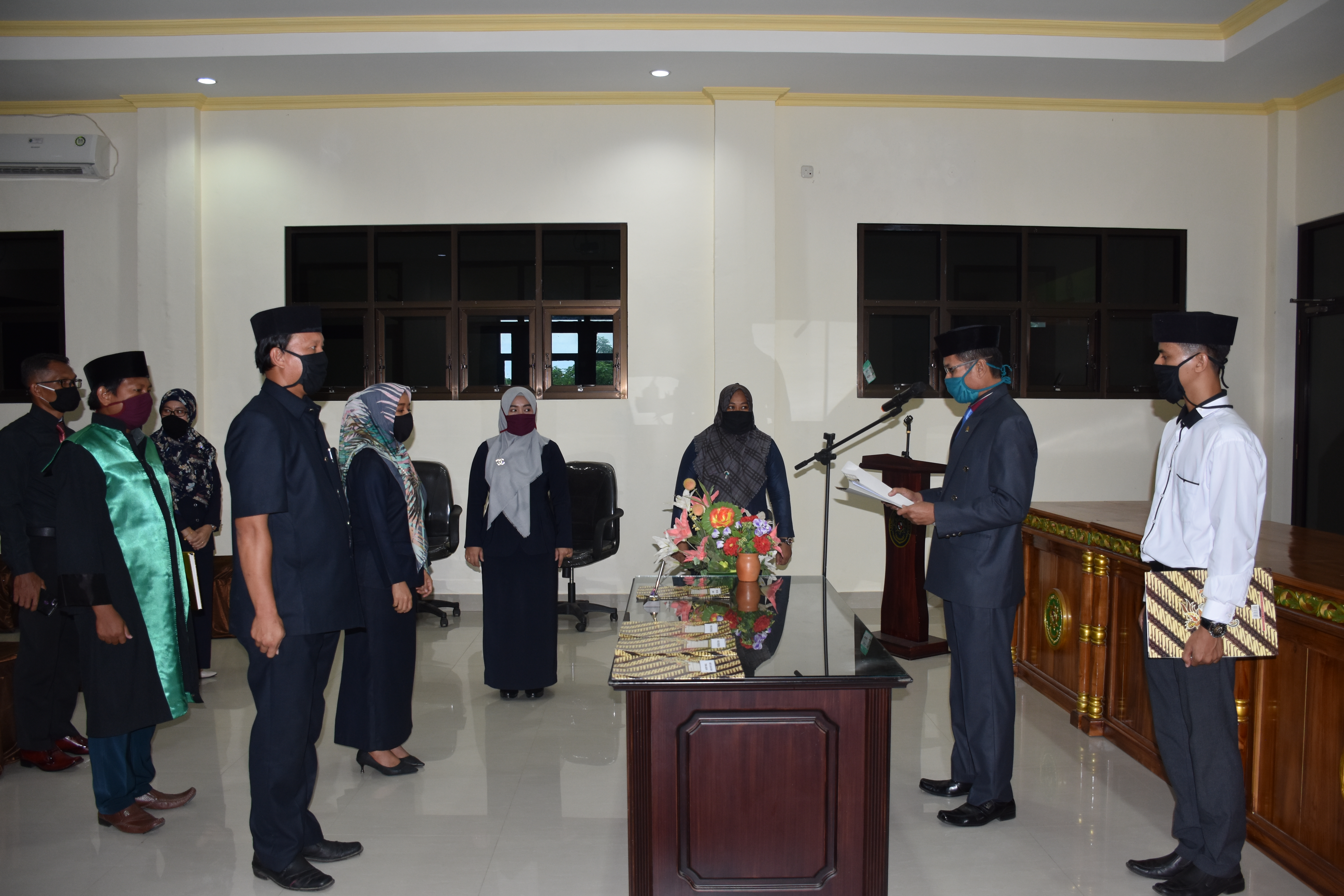Gunakan Masker, Ketua PA Kolaka Lantik Dua Pejabat Kesekretariatan